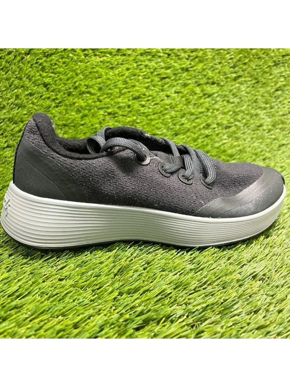 Allbirds Wool Runner Protect Womens Size 6 Black Gray Running Shoes Sneakers